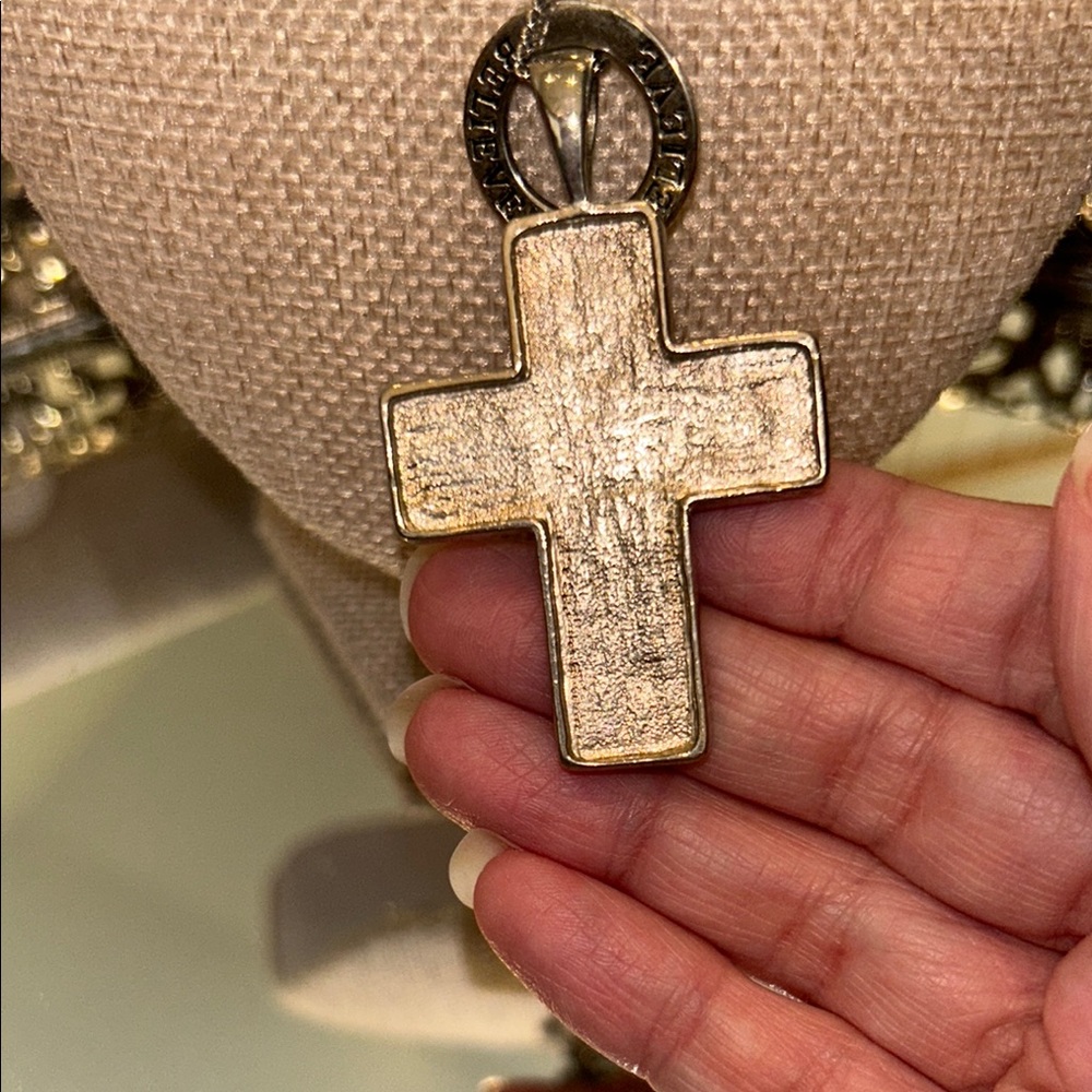 Elegant Multicolor Cross Pendant Necklace - Picture 7 of 7
